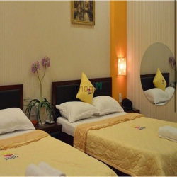 Bán Nhà Khu Phan Xích Long, Hẻm Xe Hơi , 84M2, 5 Tầng, 10.2 Tỷ