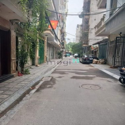 Bán nhà Văn Cao, Ba Đình, sát hồ tâyÔ tô, thang máy 70m2x6T 22.5 tỉ TL