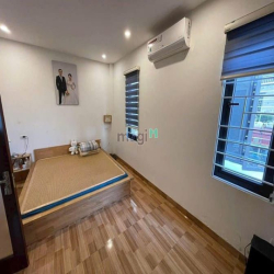 Bán nhà Thạch Bàn 30M x 4T, đầy đủ nội thất, giá 4.1 Tỷ