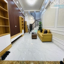 Kim Ngưu 42m 4 tầng Full đồ về ở ngay