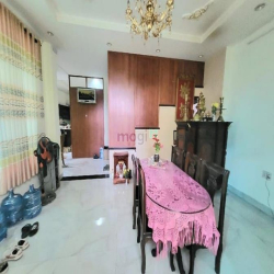 biệt Thự Mặt Tiền Bình Trưng Đông, 10x16m,3 tầng gần Lake view city,q2