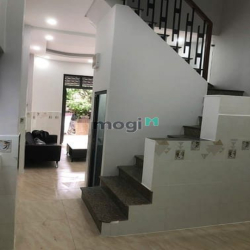 Bán nhà 2 mặt hẻm 8m 493/70 CMT8, P. 13, Q. 10. DT: 3.9x12m 3 tầng 4PN