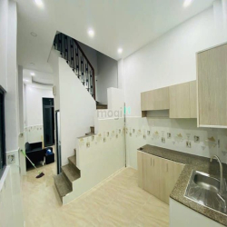 Bán nhà 2 mặt hẻm 8m 493/70 CMT8, P. 13, Q. 10. DT: 3.9x12m 3 tầng 4PN