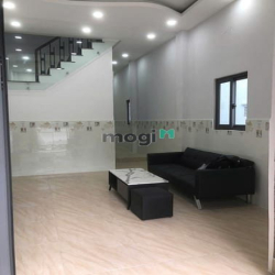 Bán nhà 2 mặt hẻm 8m 493/70 CMT8, P. 13, Q. 10. DT: 3.9x12m 3 tầng 4PN