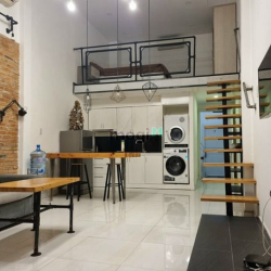 Studio bancon công lớn full nội thất Cống Quỳnh Quận 1