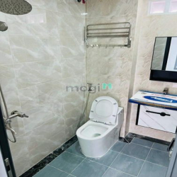 Nhà Nguyễn Bỉnh Khiêm P.1 Gò Vấp 5 Tầng DT 36m2 Giá 6.8 Tỷ.