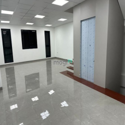 Cho thuê nhà liền kề, đối diện chân đế chung cư, 75m2, 5t thông sàn