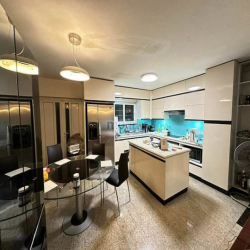 Siêu đẹp ! Tòa văn phòng phố Linh Lang, lô góc, ô tô vào nhà, k.