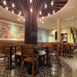 Cho thuê nhà mặt tiền Calmette, Quận 1, DT: 10x10m, 1 trệt, 1 lầu