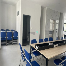 Chính chủ gửi cho thuê Tầng vp full nội thất giá rẻ