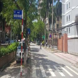 Bán nhà chung cư TT 3PN, 2WC, 1 PK, 1 Bếp, 2 BC -  Phan Kế Bính, Ba Đì