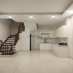 Bán nhà Đê La Thành 28m² lô góc 3 mặt thoáng giá siêu hấp dẫn