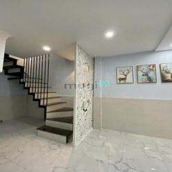 Thua bóng đá bán nhà Đ.Nguyễn Lương Bằng, Q7, 55m2, có sổ hồng riêng