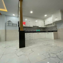 Thua bóng đá bán nhà Đ.Nguyễn Lương Bằng, Q7, 55m2, có sổ hồng riêng