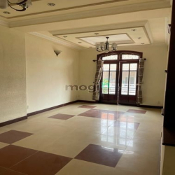 Cho thuê nhà 5x20m, 1 trệt 3 lầu đường số 12,  giá thuê 30tr