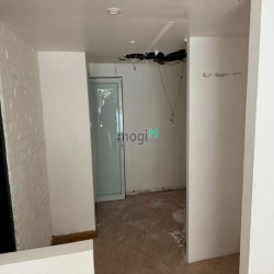 Cho thuê nhà mặt phố PHỐ HUẾ, DT 32m2+lửng 10m, MT 4.5m, Giá 30tr