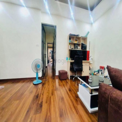 Bán gấp căn hộ Lô góc phố Nguyễn Ngọc Doãn 70m2