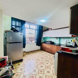 Bán gấp căn hộ Lô góc phố Nguyễn Ngọc Doãn 70m2