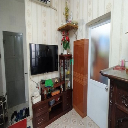 Bán nhà Tập thể phố Chùa Láng, Đống Đa, sổ đỏ chính chủ, ô tô đỗ