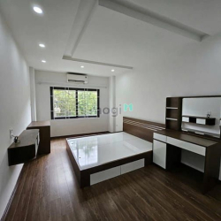 Bán nhà 5 tầng ở ngay phố Ngọc Trì, full nội thất, giá tốt