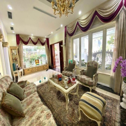 Bán Gấp Biệt Thự Nhà Vườn Thanh Xuân Phố Nguyễn Huy Tưởng 140m2 49 Tỷ.