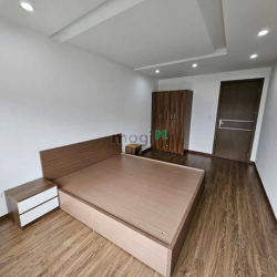 Bán nhà 5 tầng ở ngay phố Ngọc Trì, full nội thất, giá tốt