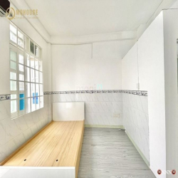 Cho Thuê Phòng Trọ_Có Ban Công Tại Bình Thạnh, Gần ĐH Hutech,UEF, HB