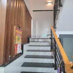 Nhà Hẽm 5m Lũy Bán Bích 4x10 40m2 CN 3 Lầu ST Giá 5 Tỷ Hình Thật