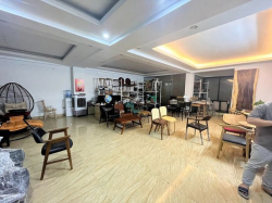 Văn phòng 120 m2 Tầng 1, thiết kế sàn thông, tiện làm vp, showroom