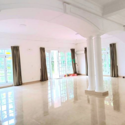 🏡 Cho thuê villa hồ bơi sân vườn 1300m2 mặt tiền p. Thảo Điền, quận 2