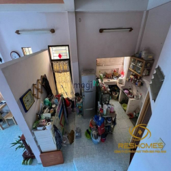 Bán căn nhà cấp 3 1 trệt 2 lầu 3 pn dt 54m2 tại P. Quang Vinh góc 2mt