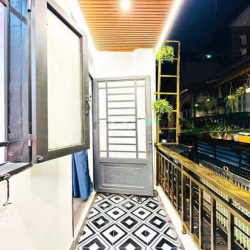 bán nhà hẻm 3m thông đường số 51, P.14, 5 nh 5,5 x 7,5, giá 3.9 tỷ tl
