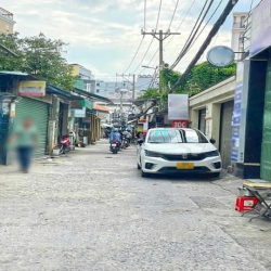 HÀNG THƠM - Nhà 2 lầu mặt tiền hẻm xe tải Huỳnh Tấn Phát, Quận 7