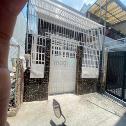 Nhà đẹp ở liền ngay ngã 4 Thủ Đức, Hiệp Phú.q9, 70m2 nhiỉn 4 tỷ gần