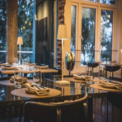 Cho thuê MBKD Mặt Phố TRÍCH SÀI - NGUYỄN ĐÌNH THI - View HỒ TÂY