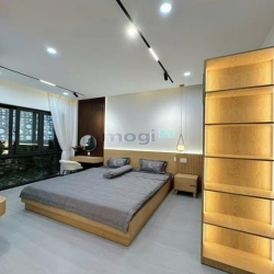 Bán gấp nhà đẹp 585 Sư Vạn Hạnh, 78m2, 4tỷ350tr, sổ sẵn, 1 trệt 2 lầu