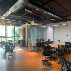 Văn phòng cho thuê full nội thất, diện tích 270m2, giá 285.000/m2