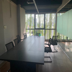 Văn phòng cho thuê full nội thất, diện tích 270m2, giá 285.000/m2