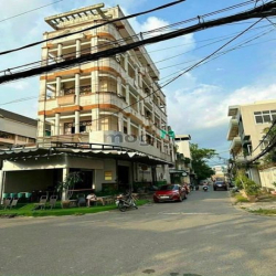 Nhà 4 lầu góc 2  mặt tiền Nguyễn Văn Trỗi và Đinh  Công Tráng