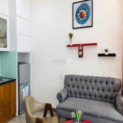 Căn hộ cao cấp trung tâm quận 1 full nội thất ban công