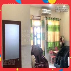 TB. 6x triệu/m2. Nhà 135m2, 3T, ngang 5.2M, nở hậu, gần MT Cộng Hòa.