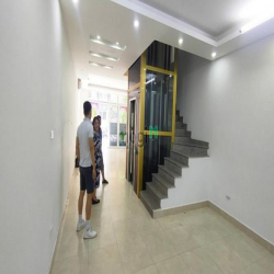 Cho thuê nhà liền kề Quang Trung, Vạn Phúc HĐ, Dt 100m2, thang máy