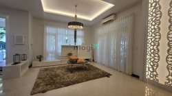 Cho thuê biệt thự đơn lập mỹ phú phú mỹ hưng q7 dt 320m2