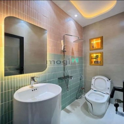 Cho thuê nhà mới xây hẻm xe tải 220/35 Lê Văn Sỹ, Quận 3