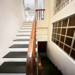 Mặt tiền nguyễn thiện thuật quận bình thạnh phường 24.