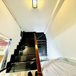 Mặt tiền KD ngay trường ĐH Thực Phẩm, 41m2 ngang 4,5m, 3 Tầng, 6,5Tỷ.