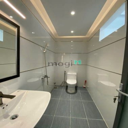 Bán gấp - Nhà 2 lầu mặt tiền Lý Thái Tổ KDC Hưng Phú, Cần Thơ - 11.9T