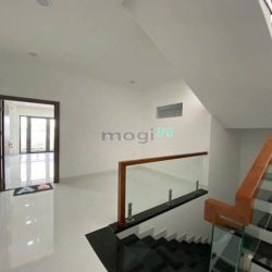 Bán gấp - Nhà 2 lầu mặt tiền Lý Thái Tổ KDC Hưng Phú, Cần Thơ - 11.9T