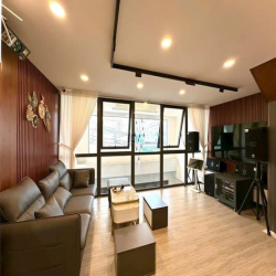 Nhà Phố hiện đại - Thiết kế Lửng - Thang máy - Mặt tiền hẻm 6m