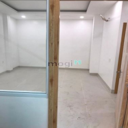 Nhà đẹp - Hẻm Xe Hơi (8m) - sát mặt tiền đường Hòa Hảo. 70m. Nha mới